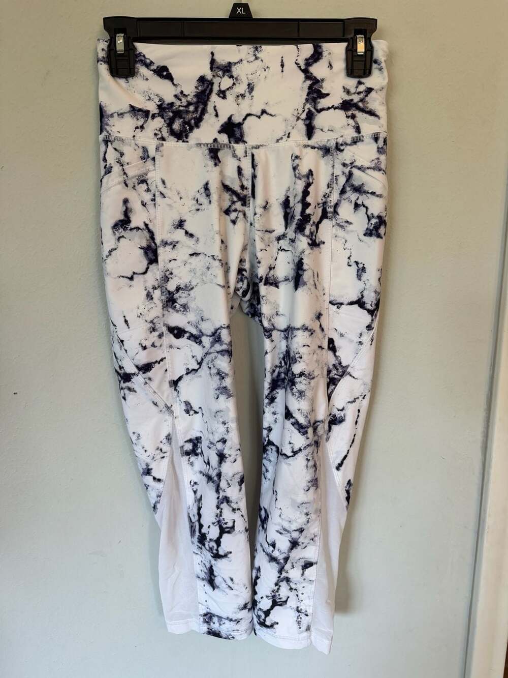 Old Navy High-Waisted PowerSoft Run Crop Leggings in Blue Marble Print
